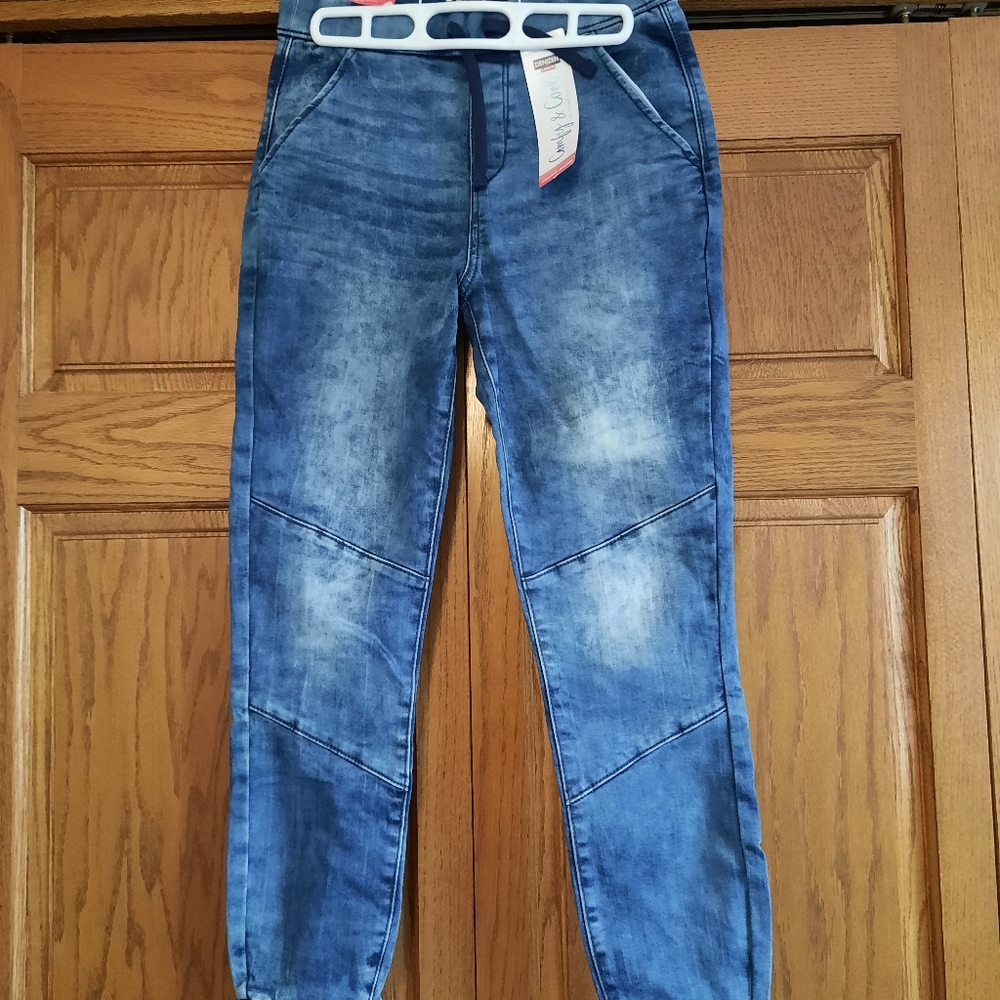 Denizen Levi's Hi Rise Jogger XS.  NWT
